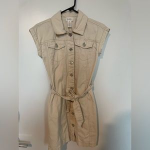 Cream “vintage” dress. Perfect for thanksgiving or game days!!